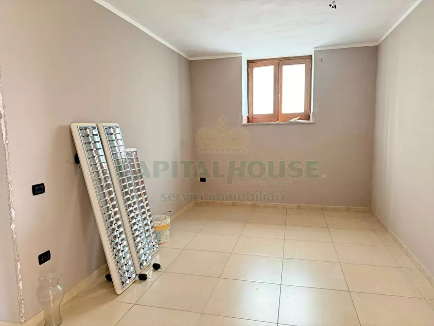 Immagine 6 di Locale commerciale in affitto  a Sperone