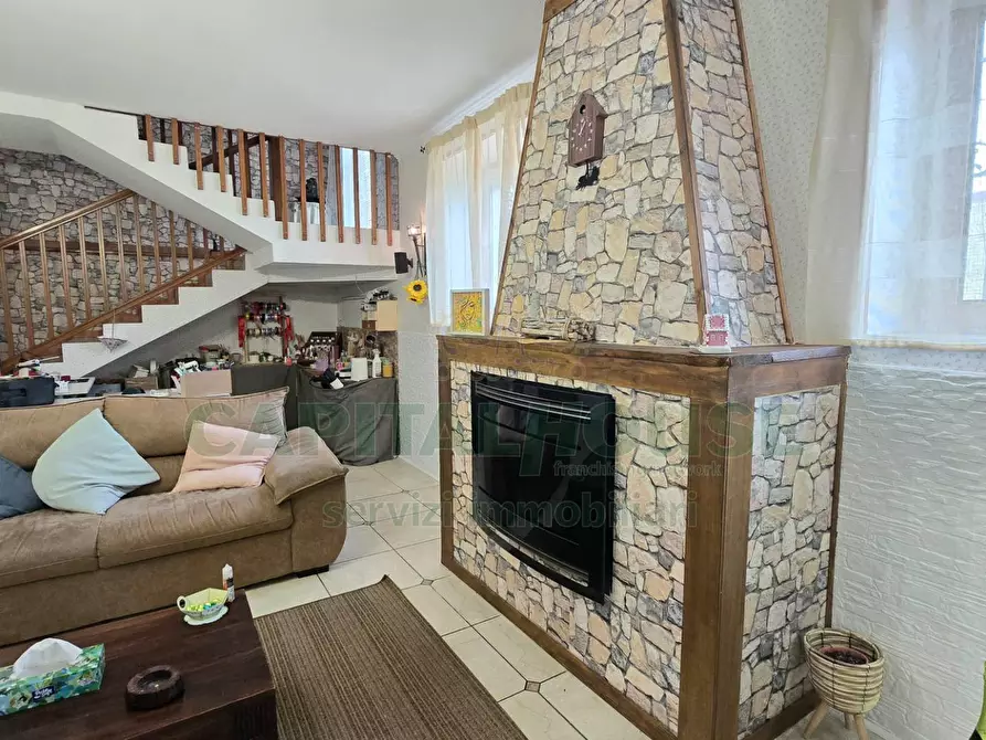 Immagine 15 di Appartamento in vendita  in Via Appia a Capodrise