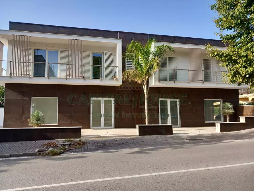 Immagine 1 di Locale commerciale in affitto  in via nazionale delle puglie a Baiano