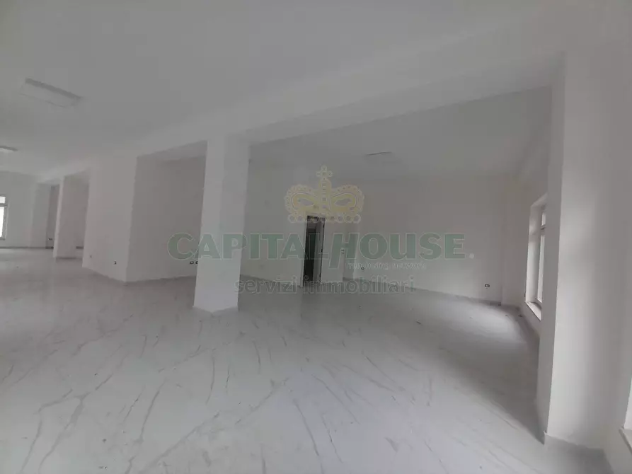 Immagine 11 di Locale commerciale in affitto  in via nazionale delle puglie a Baiano