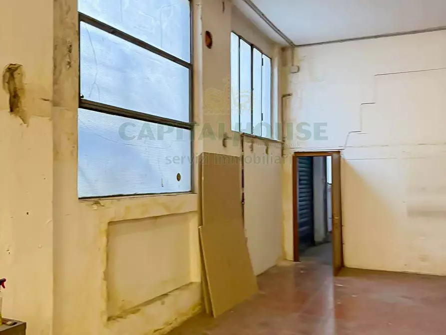 Immagine 9 di Locale commerciale in vendita  a Milano