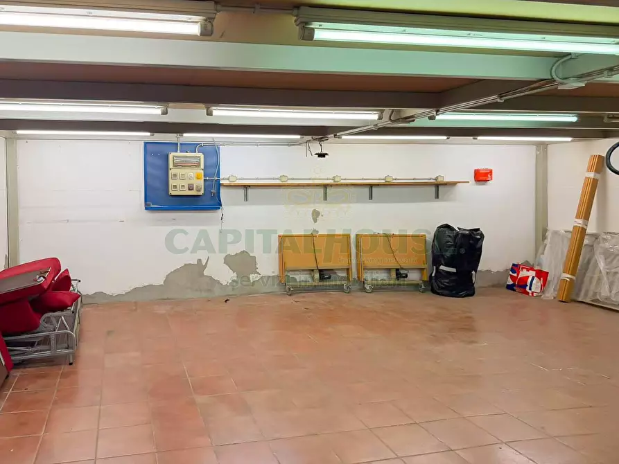 Immagine 7 di Locale commerciale in vendita  a Milano