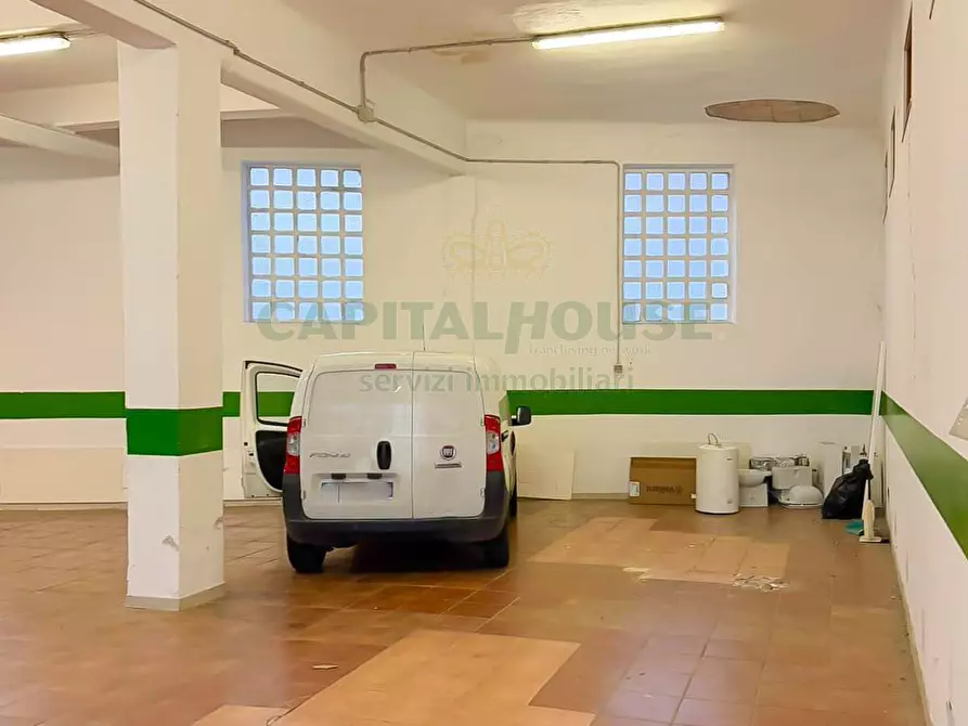 Immagine 13 di Locale commerciale in vendita  a Milano