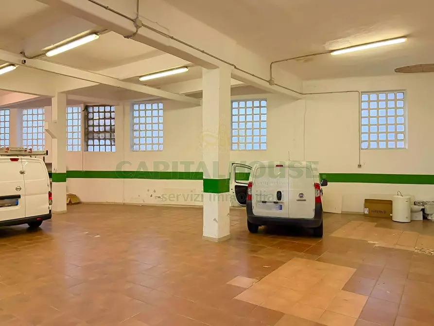 Immagine 1 di Locale commerciale in vendita  a Milano