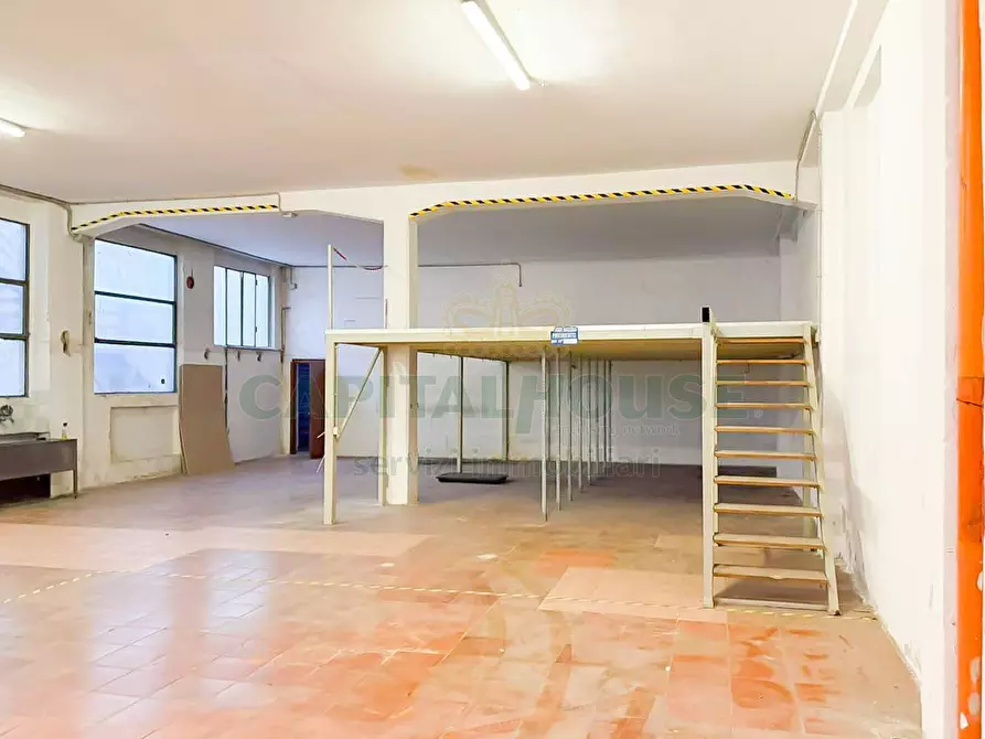 Immagine 16 di Locale commerciale in vendita  a Milano