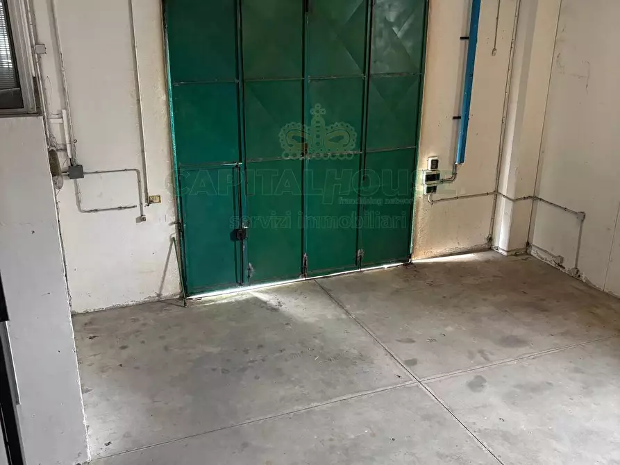 Immagine 5 di Capannone industriale in vendita  a Salerno