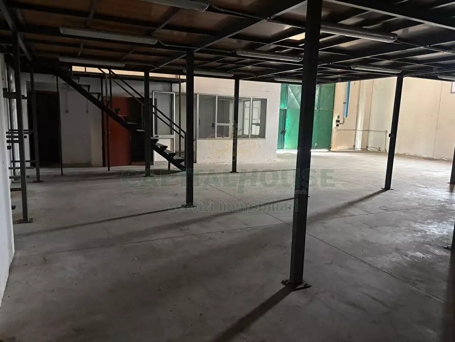 Immagine 12 di Capannone industriale in vendita  a Salerno