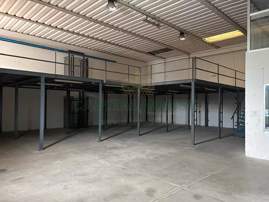 Immagine 13 di Capannone industriale in vendita  a Salerno