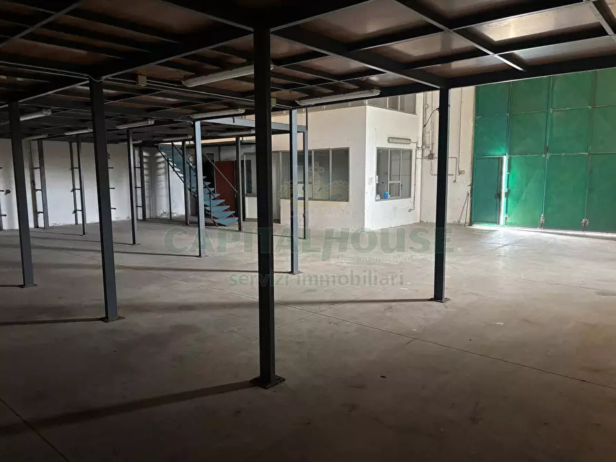 Immagine 14 di Capannone industriale in vendita  a Salerno