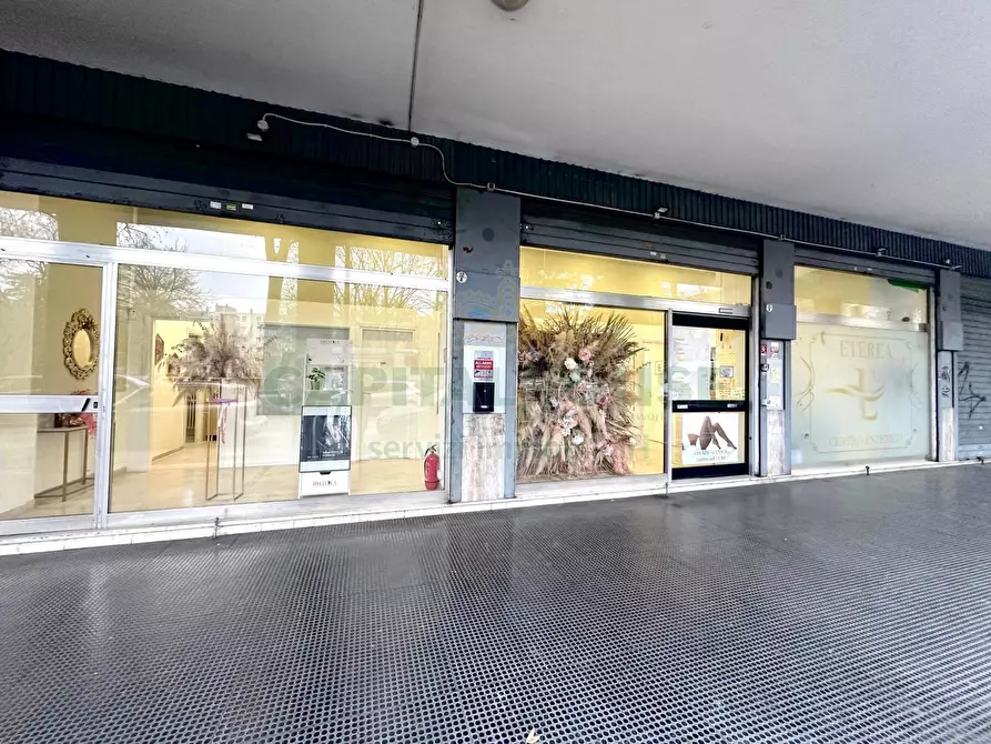 Immagine 17 di Attività commerciale in vendita  in Viale Zagabria a Bologna