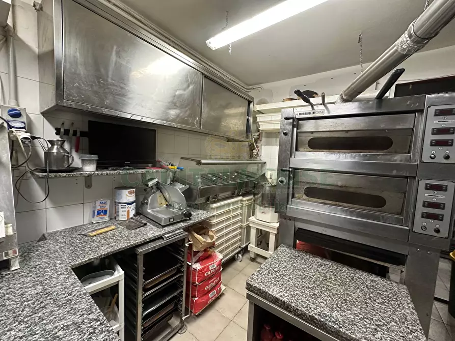 Immagine 10 di Attività commerciale in vendita  in Via Del Pratello a Bologna