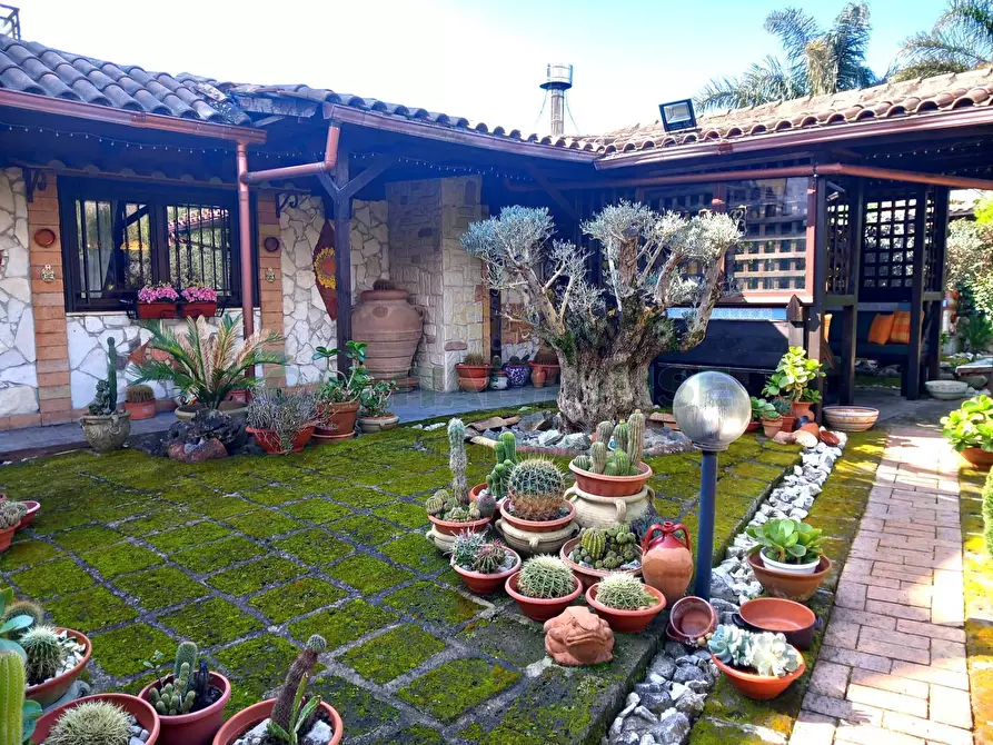 Immagine 1 di Villa in vendita  in via paganini a Baiano