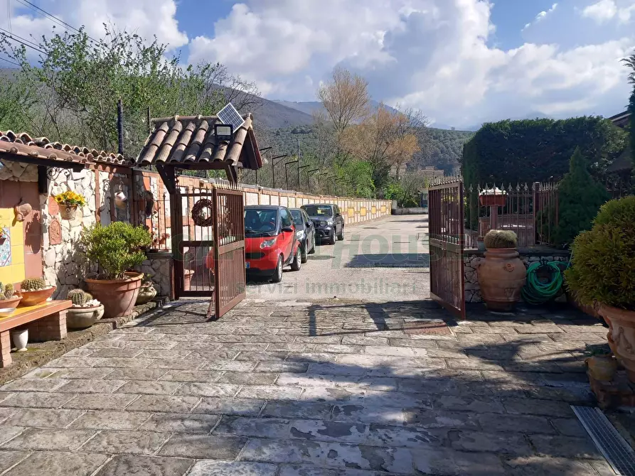 Immagine 7 di Villa in vendita  in via paganini a Baiano