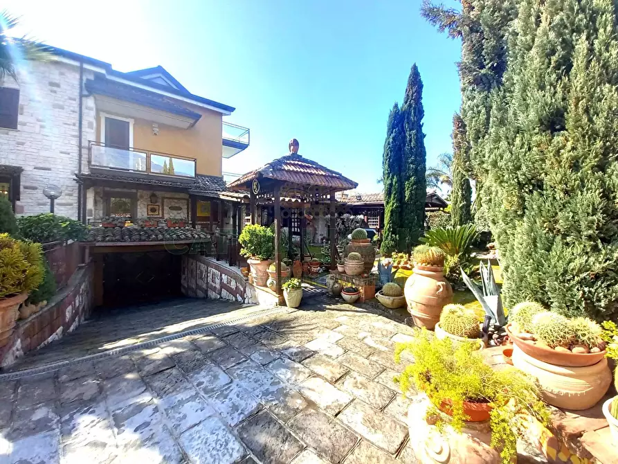 Immagine 42 di Villa in vendita  in via paganini a Baiano
