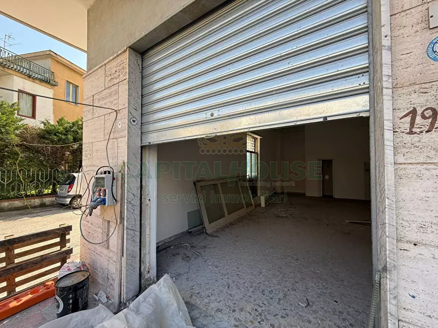 Immagine 2 di Locale commerciale in vendita  in Via Principe di Piemonte a Camposano