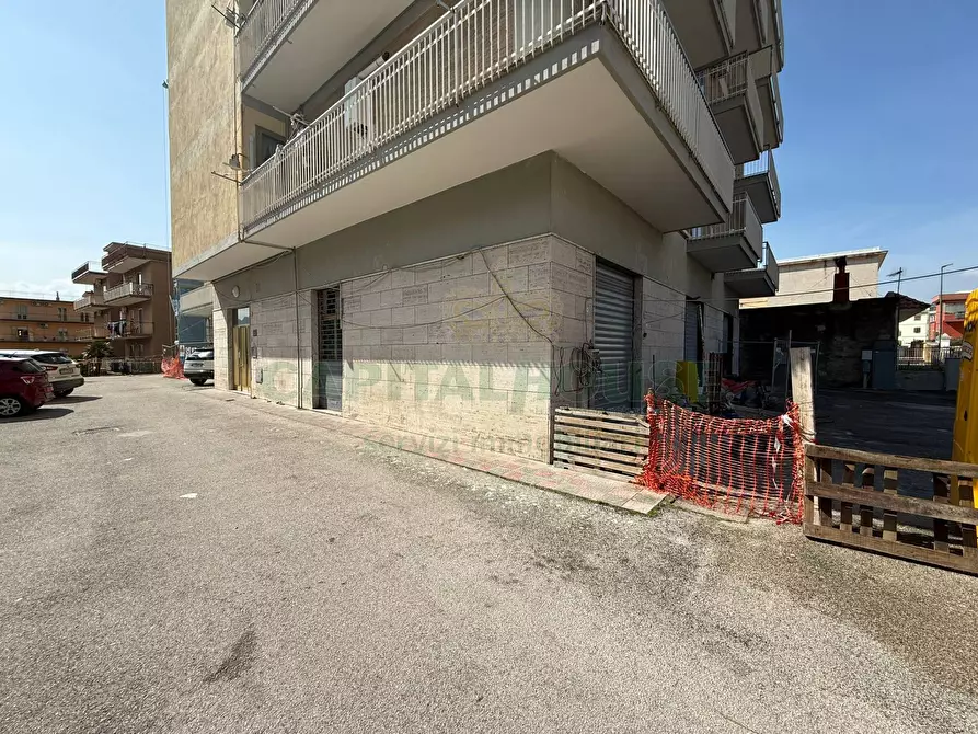 Immagine 5 di Locale commerciale in vendita  in Via Principe di Piemonte a Camposano