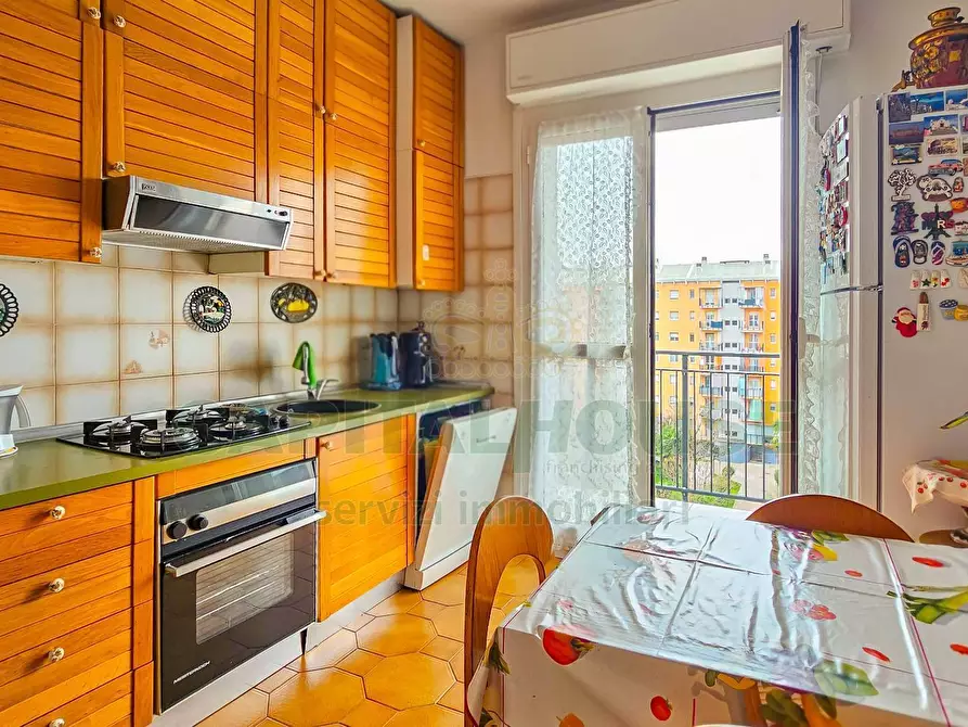 Immagine 15 di Appartamento in vendita  in Via dei Pini a Rozzano