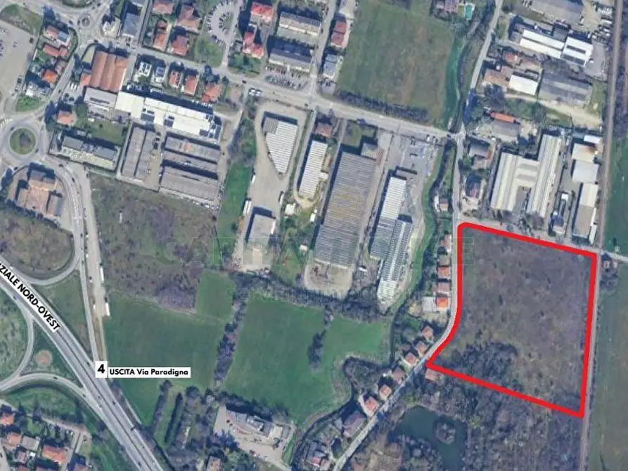 Immagine 2 di Locale commerciale in vendita  in Strada Naviglio Alto a Parma