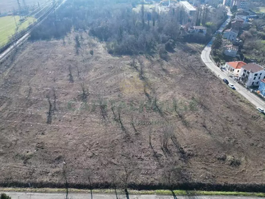 Immagine 3 di Locale commerciale in vendita  in Strada Naviglio Alto a Parma