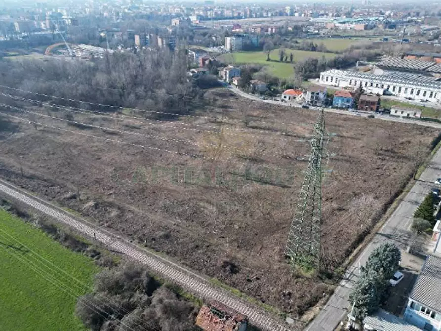 Immagine 4 di Locale commerciale in vendita  in Strada Naviglio Alto a Parma