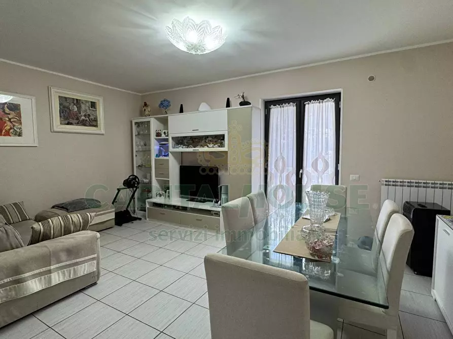 Immagine 1 di Appartamento in vendita  in quadrelle a Quadrelle