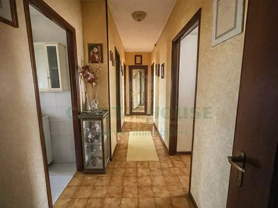 Immagine 3 di Appartamento in vendita  in ZONA SCUOLA UCCELLA a Santa Maria Capua Vetere