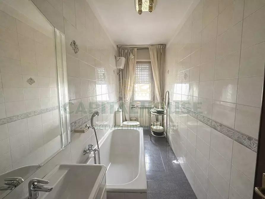 Immagine 8 di Appartamento in vendita  in ZONA SCUOLA UCCELLA a Santa Maria Capua Vetere