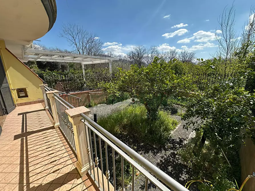 Immagine 27 di Villa in vendita  in via nola a Cercola