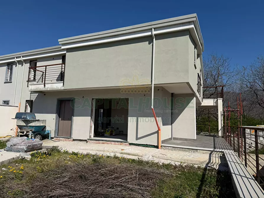 Immagine 2 di Villa in vendita  in avella a Avella