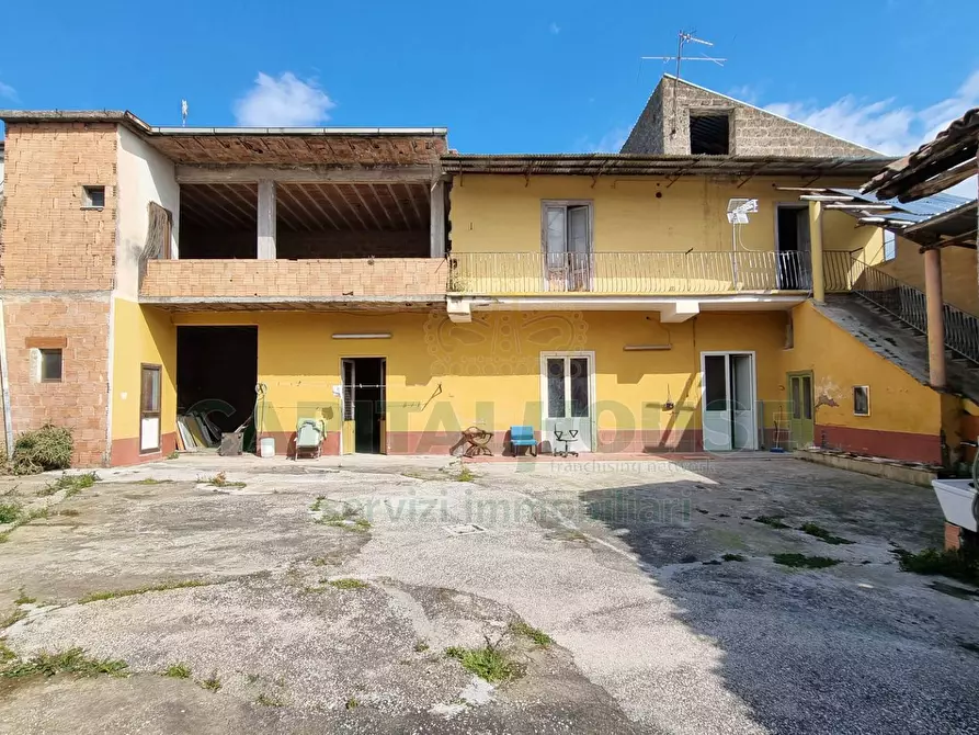 Immagine 1 di Casa indipendente in vendita  a Macerata Campania