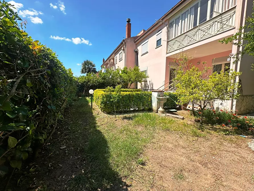 Immagine 5 di Villa in vendita  a Capua