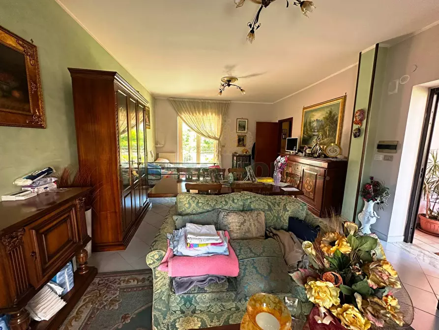 Immagine 7 di Villa in vendita  a Capua
