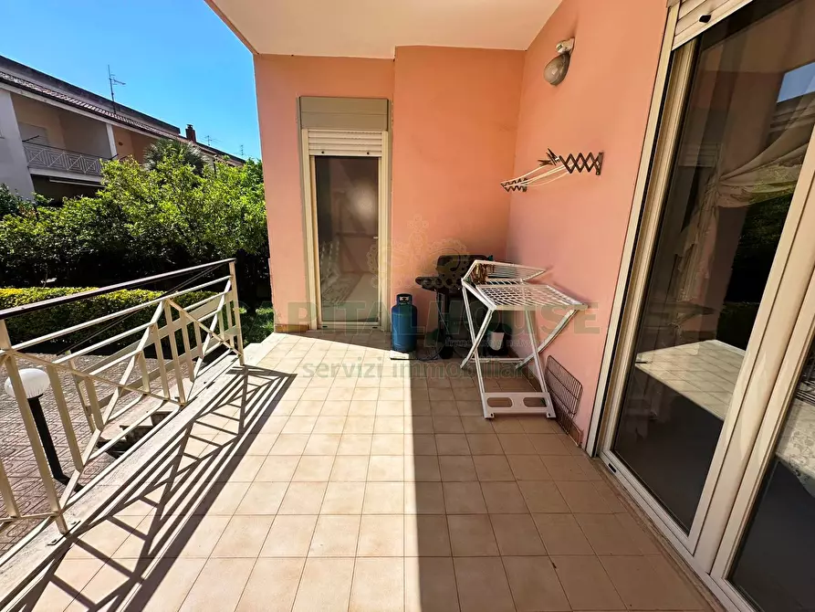 Immagine 17 di Villa in vendita  a Capua