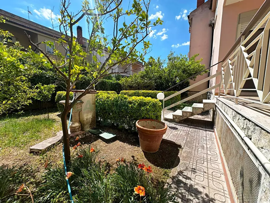 Immagine 26 di Villa in vendita  a Capua