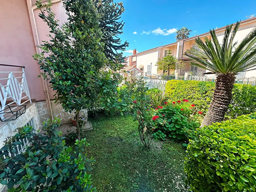Immagine 27 di Villa in vendita  a Capua