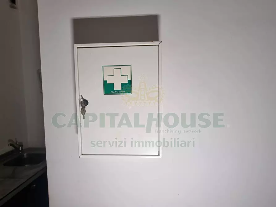 Immagine 10 di Locale commerciale in vendita  a Camigliano