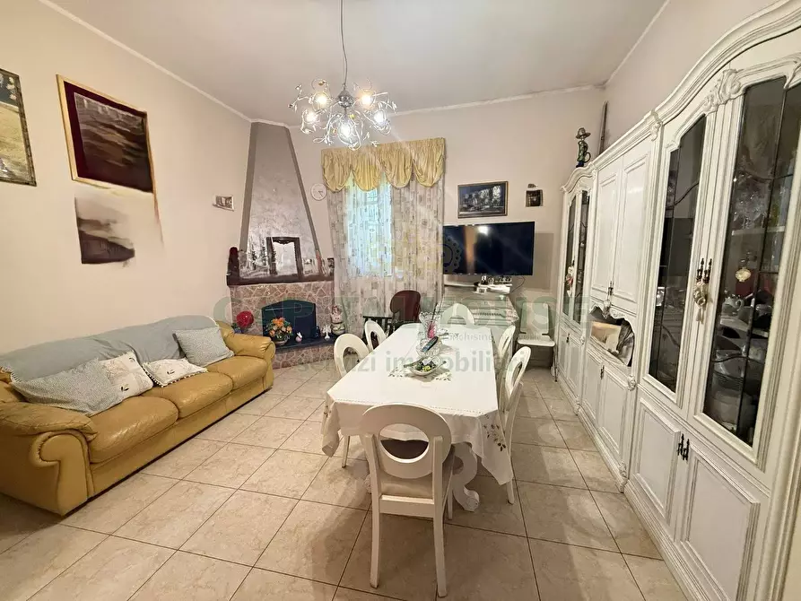 Immagine 1 di Casa indipendente in vendita  in via dei due principati a Baronissi