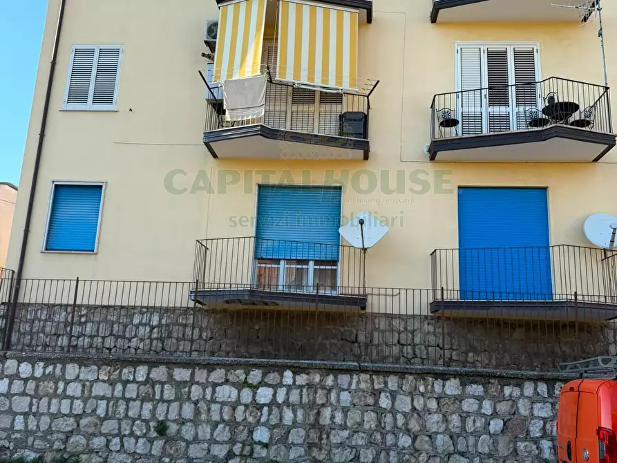 Immagine 1 di Appartamento in vendita  in avella a Avella