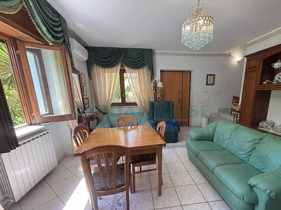 Immagine 2 di Villa in vendita  in Via Giovanni Falcone a Baronissi