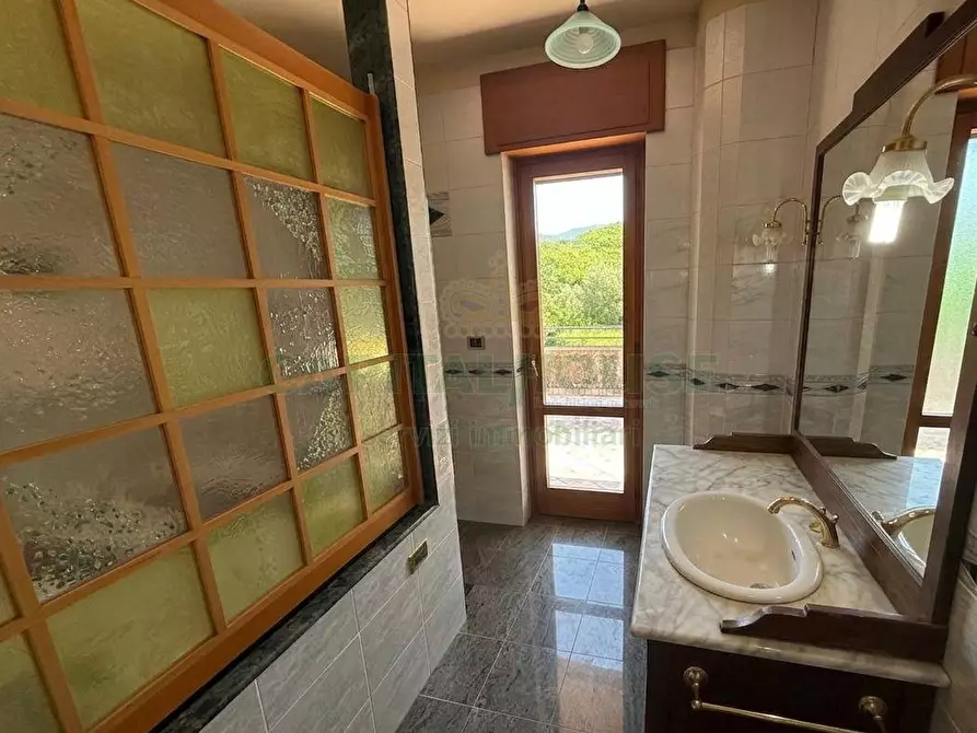 Immagine 12 di Villa in vendita  a Baronissi
