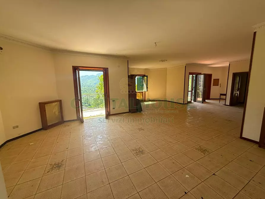 Immagine 2 di Villa in vendita  in Fisciano a Fisciano