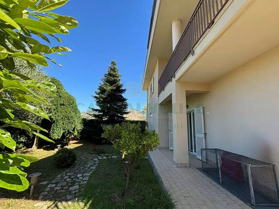 Immagine 3 di Villa in vendita  in Corso Caracciolo a Mercato San Severino