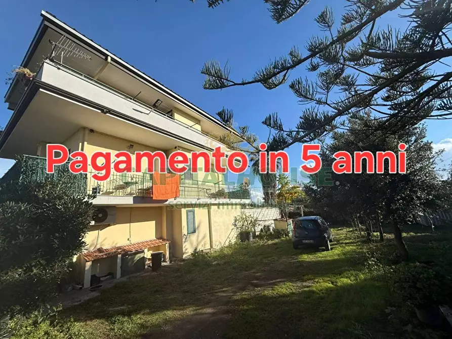 Immagine 1 di Villa in vendita  a Eboli