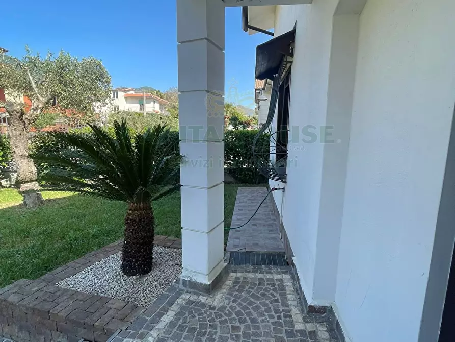 Immagine 39 di Villa in affitto  in avella a Avella