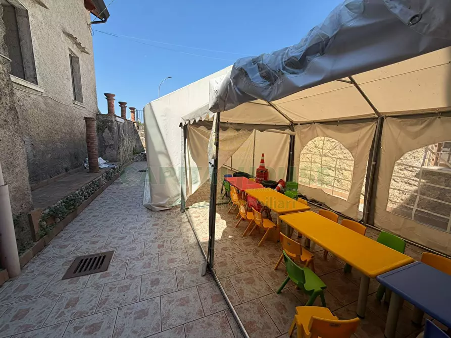 Immagine 12 di Locale commerciale in vendita  in Via Torrione Marcello a Mercato San Severino