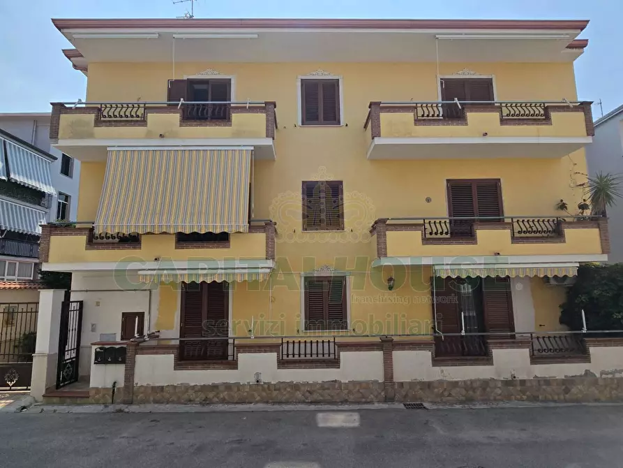 Immagine 1 di Appartamento in vendita  in Via Ugo Foscolo a Capodrise