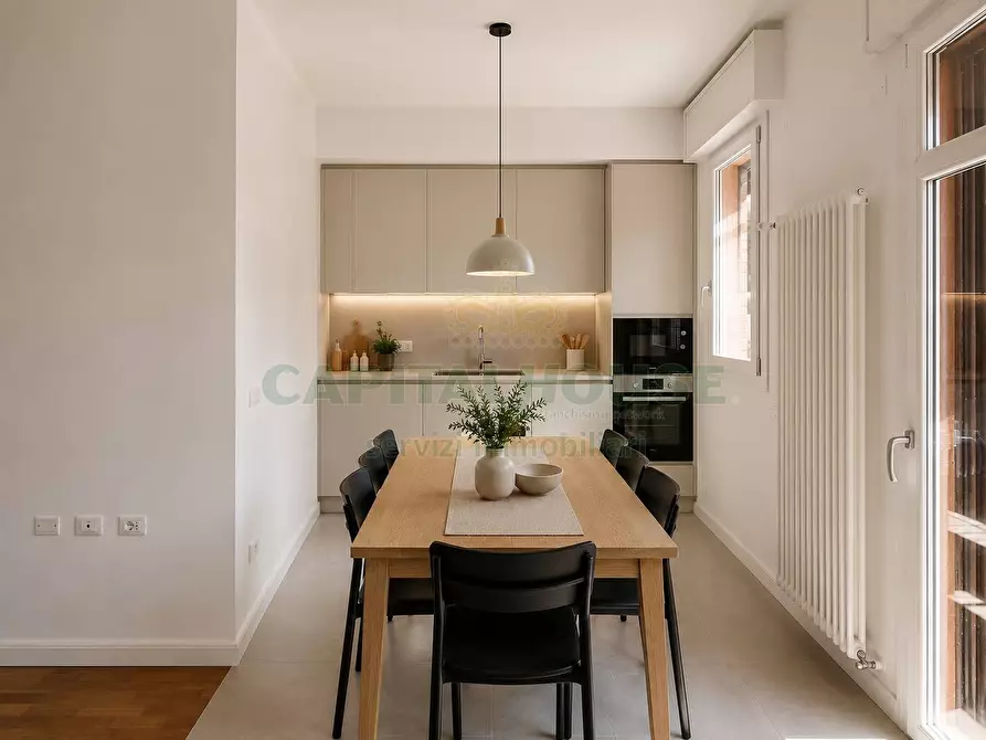 Immagine 5 di Appartamento in vendita  in Via Del Borgo Di San Pietro a Bologna