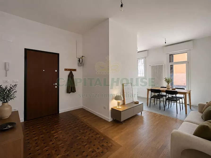 Immagine 2 di Appartamento in vendita  in Via Del Borgo Di San Pietro a Bologna