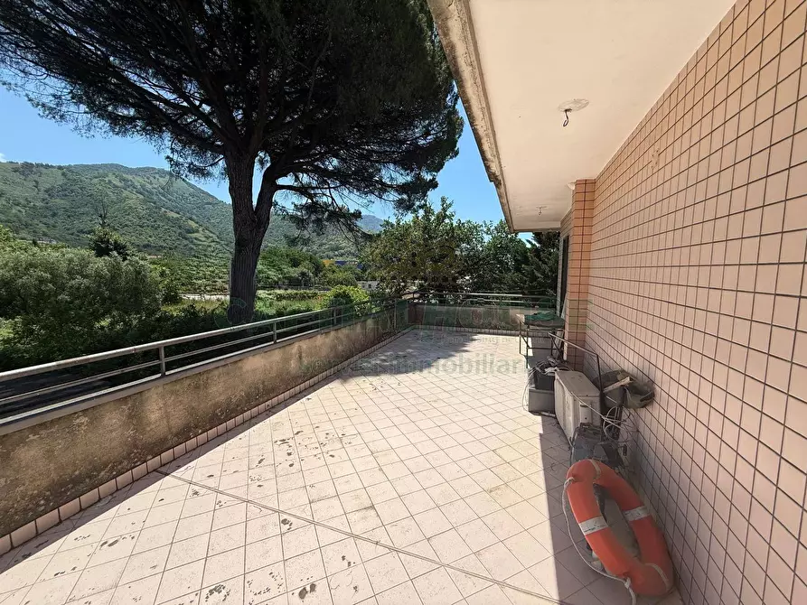Immagine 13 di Villa in vendita  a Baronissi