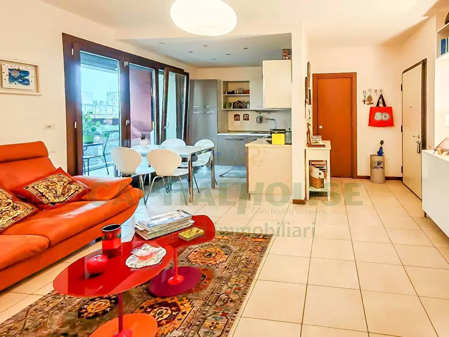 Immagine 2 di Appartamento in vendita  in Viale Sarca a Milano